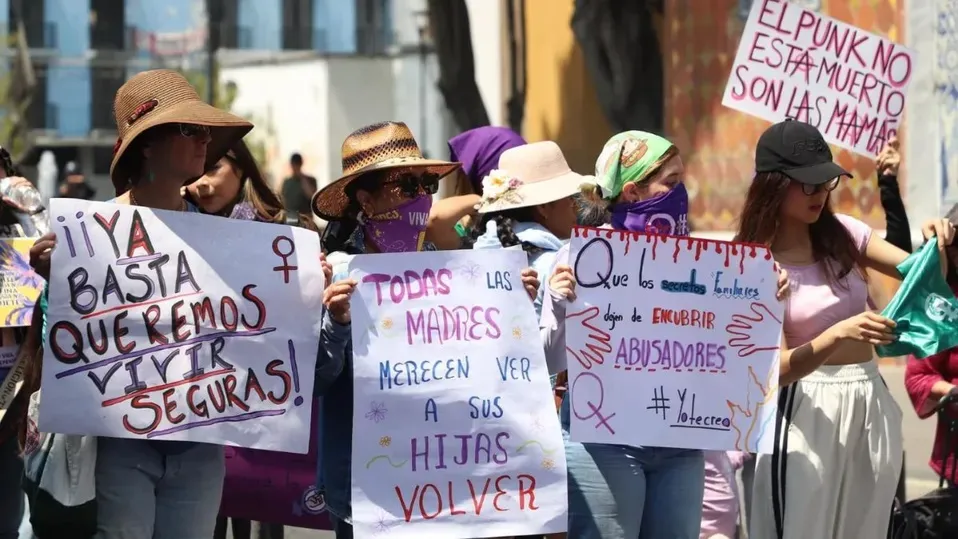 Más de 10 mil mujeres marcharon este 8M en Puebla