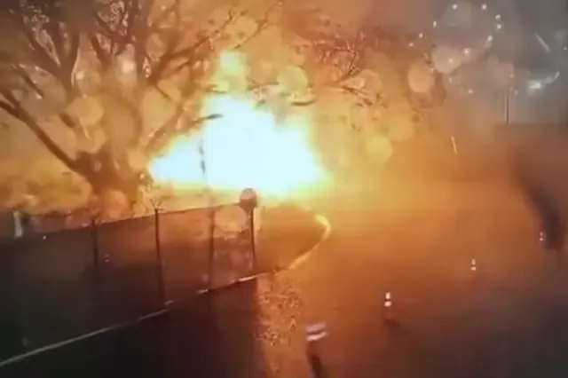 Cámara de seguridad capta cómo empezó incendio en refinería Olmeca