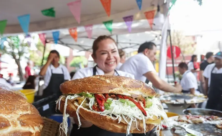 Aprovecha estos días de descanso y come en el Festival de la Cemita desde 30 pesos