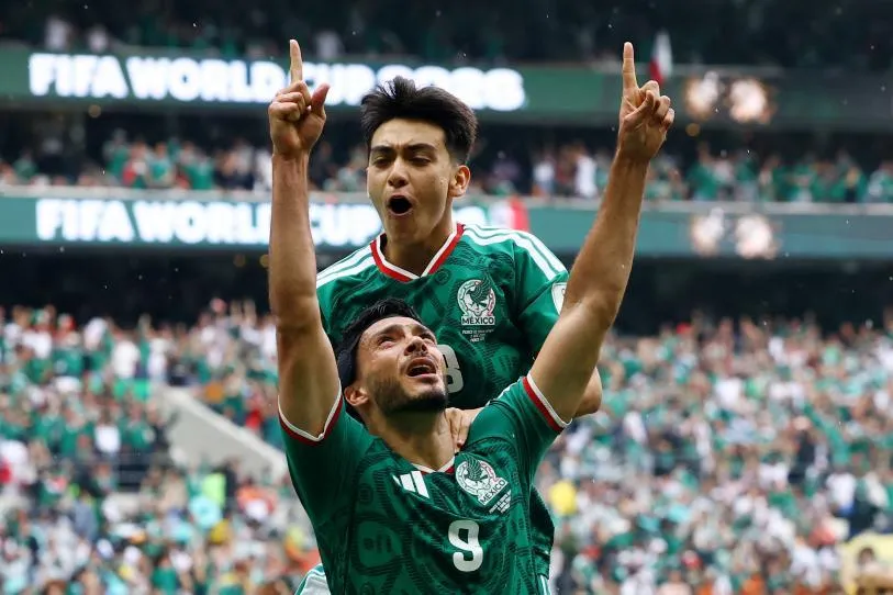 Gilberto Mora hace historia con México en el Mundial