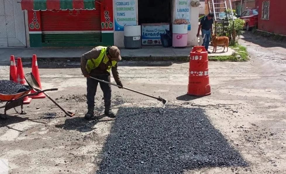 Ayuntamiento de Puebla intensifica trabajos de bacheo en 17 puntos de la capital este viernes